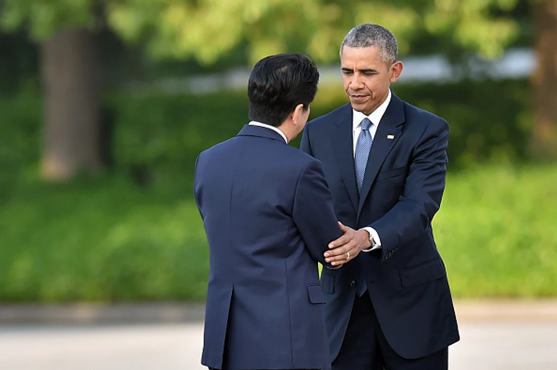 S-a întâlnit cu premirul japonez, Shinzo Abe