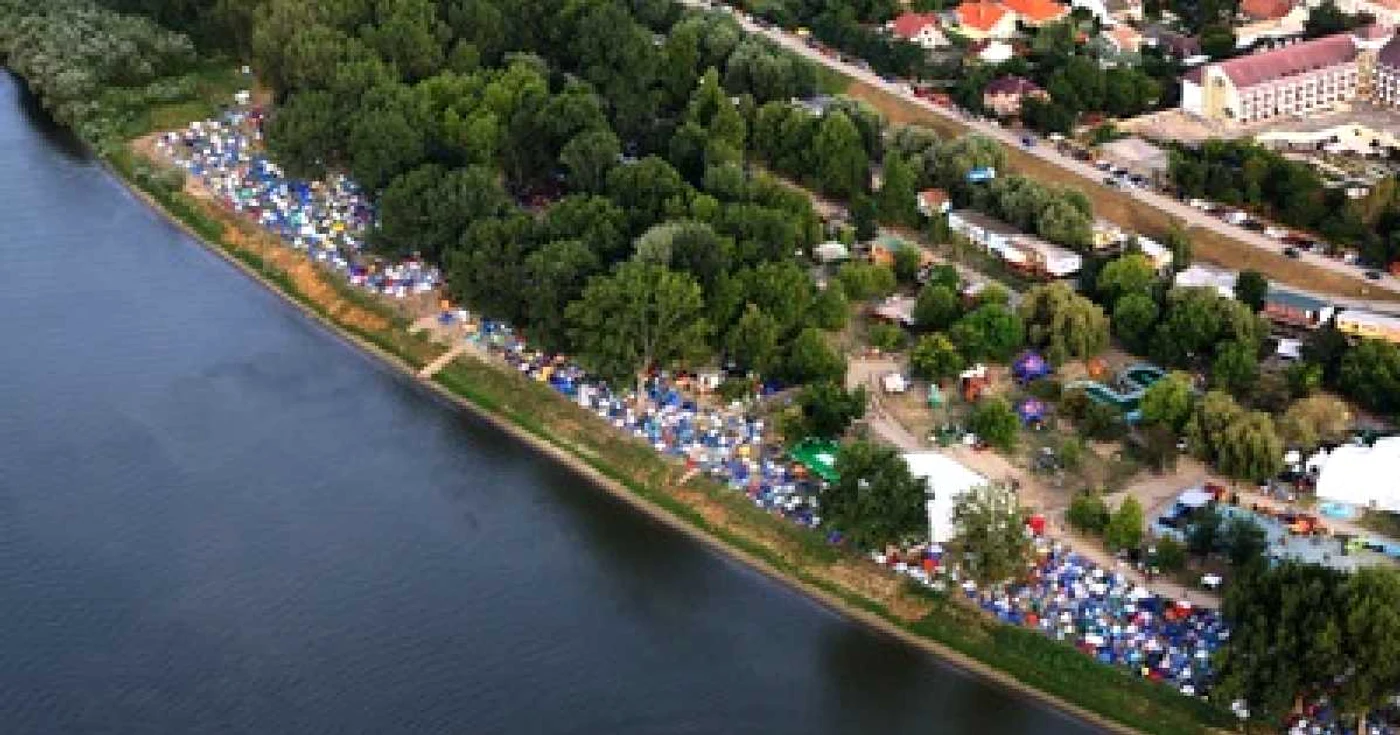 Festivalul Szin are loc pe malul râului Tisa