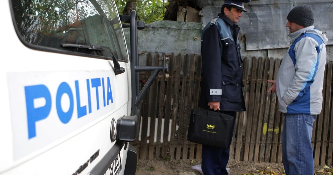 Poliţiştii au cerut date de la martori ca să găsească infractoarea