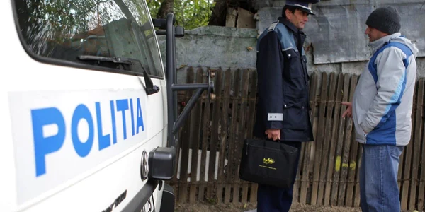 Poliţiştii au cerut date de la martori ca să găsească infractoarea