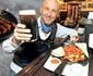 Mugur Mihăescu își așteaptă clienții cu un meniu tradițional 