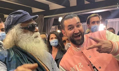 Smiley, Sadh Guru, Loredana si Damian Draghici (3) png