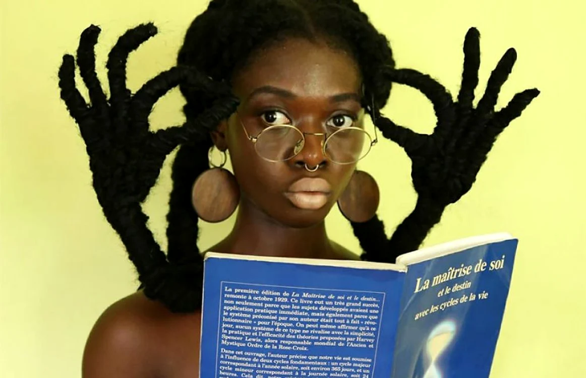 Un tânăr designer de modă realizează coafuri inedite FOTO Instagram