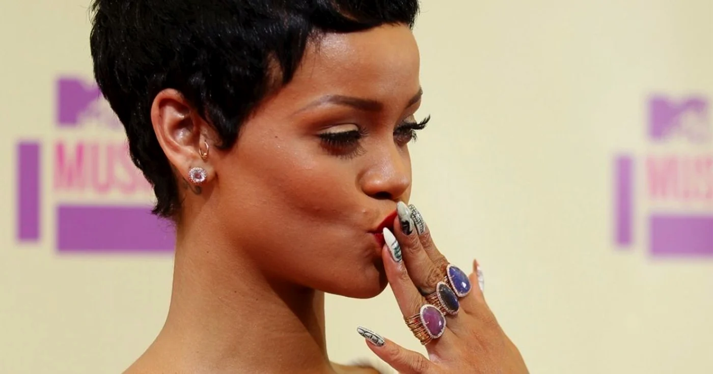 Rihanna şi-a schimbat constant înfăţişarea, ca să nu se plictisească nici ea şi nici fanii săi. FOTO Reuters