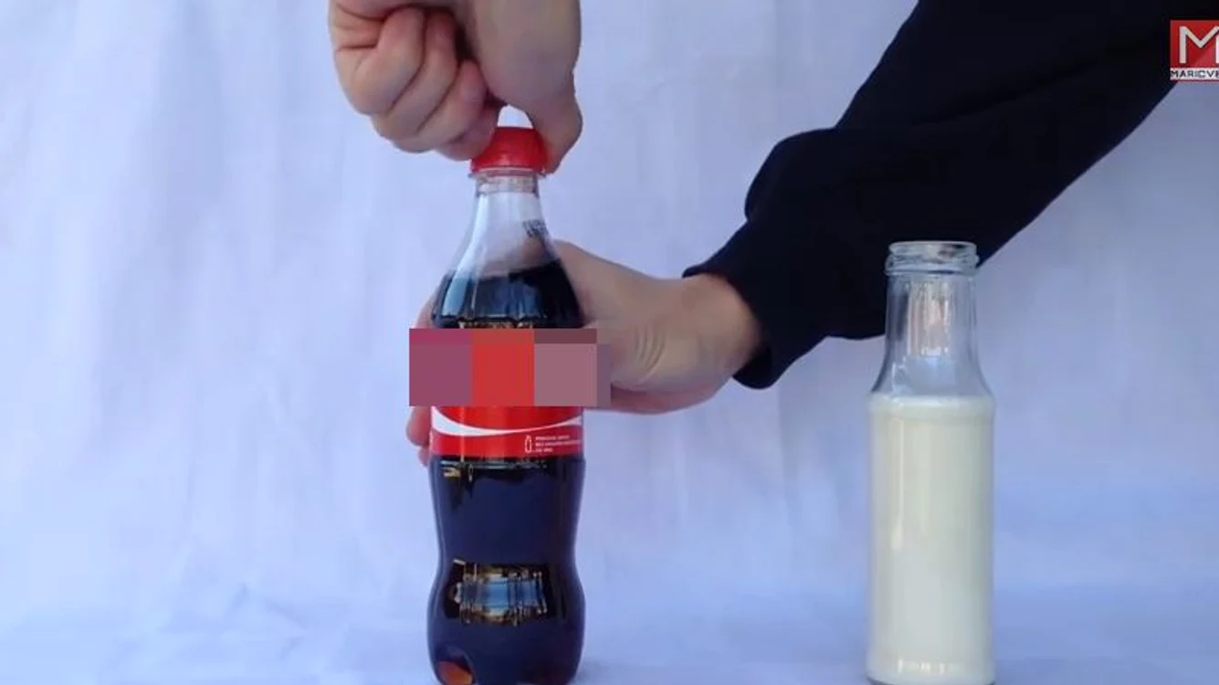 Amestecul dintre Cola și lapte i-a intrigat pe pasionații de chimiecaptură: YouTube