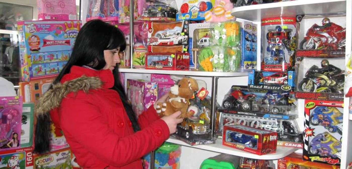 Citiţi cu atenţie eticheta, când cumpăraţi o jucărie    