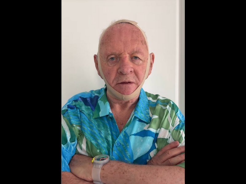Anthony Hopkins, ironii pe seama noii măști faciale lansată de Kim Kardashian. „Deja mă simt cu 10 ani mai tânăr”