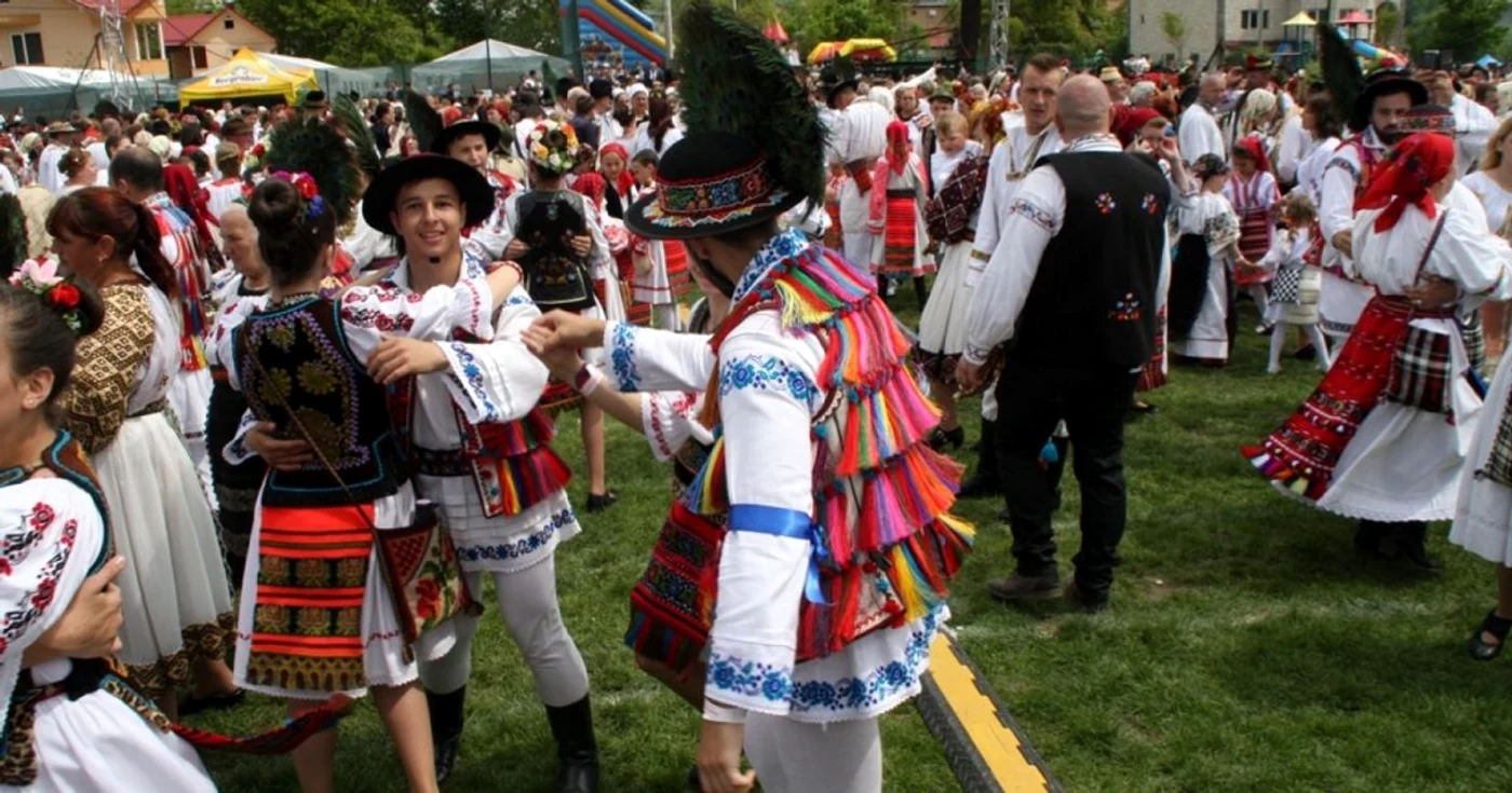 record mondial costum popular bistrita 19