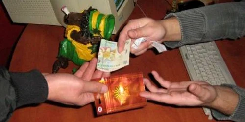 In compoziţia unor pliculeţe intra şi cannabisul