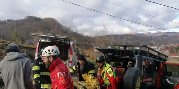 Cadavrul unui bărbat găsit într-o fântână