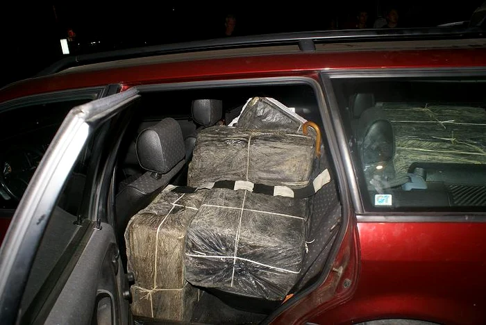 Cristi Ziman (35 de ani) riscă până la 7 ani de închisoare pentru ultraj şi deţinere şi transport de bunuri cu regim vamal
