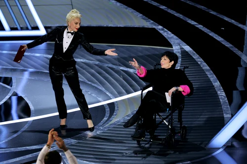 Lady Gaga si Liza Minnelli  oscar 2022  FOTO Gettyimages jpg