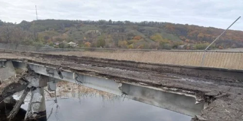 Pod din Lugansk aruncat în aer de forțele ruse. Foto: Telegram/ Serhii Haidai