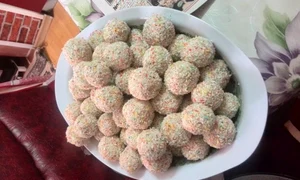 prăjitură cu vişine din vişinată şi biscuiţi jpeg