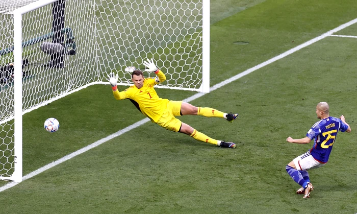 Manuel Neuer, învins de două ori de fotbaliștii niponi. Foto EPA EFE