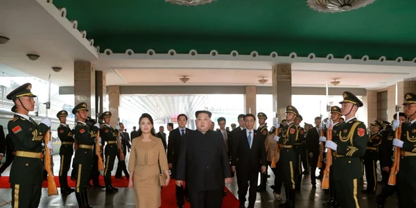 Imagini cu Kim Jong-un si soţia lui Ri Sol-ju FOTO EPA-EFE / KCNA