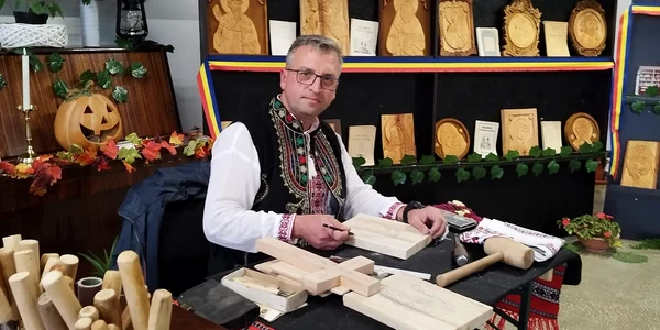 marian nedelcu sculptor si salvator al ISu vaslui foto FB nedelcu marian jpg