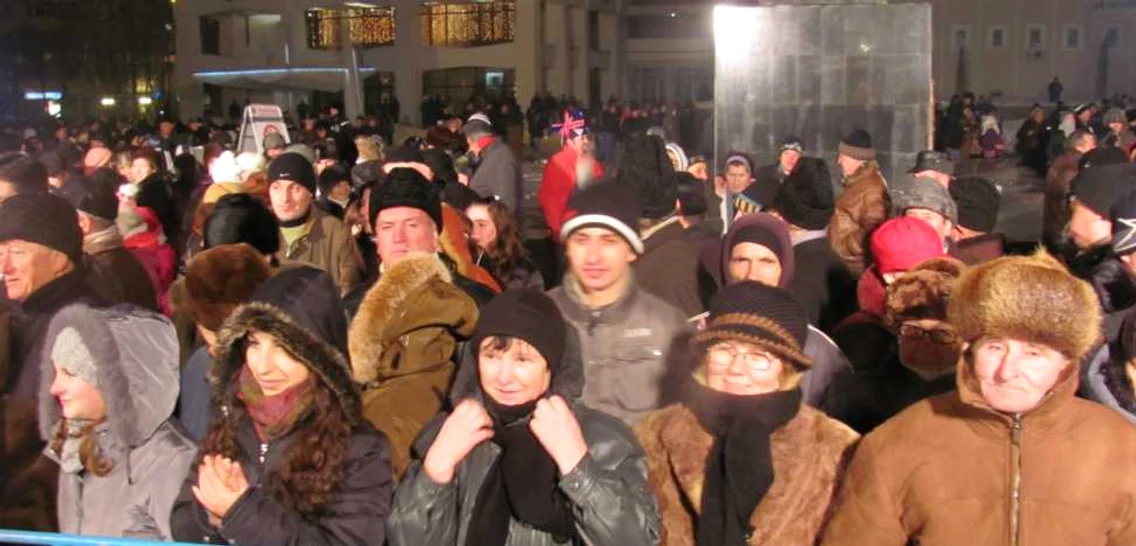  Peste 2.000 de vasluieni au petrecut Revelionul în stradă