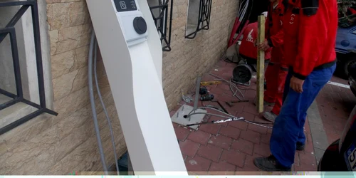 staţii de încărcare electrice