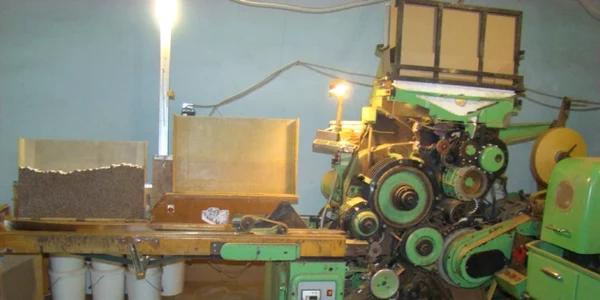Utilajele din fabrica de ţigări clandestină