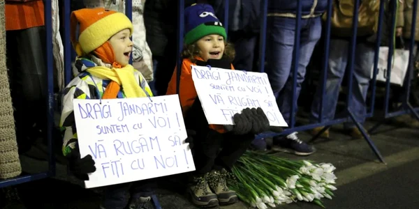 A treia zi de proteste în Piaţa Victoriei - 2 feb 2017 / FOTO Inquam Photos / Alexandru Busca