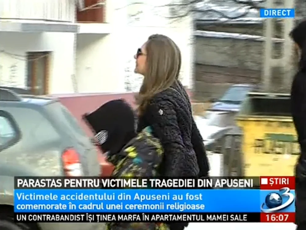 
    Romaniţa şi fiul ei, Albert, au mers la pomana pentru Adrian Iovan şi Aurelia Ion, în comuna Horeacaptură Antena 1  