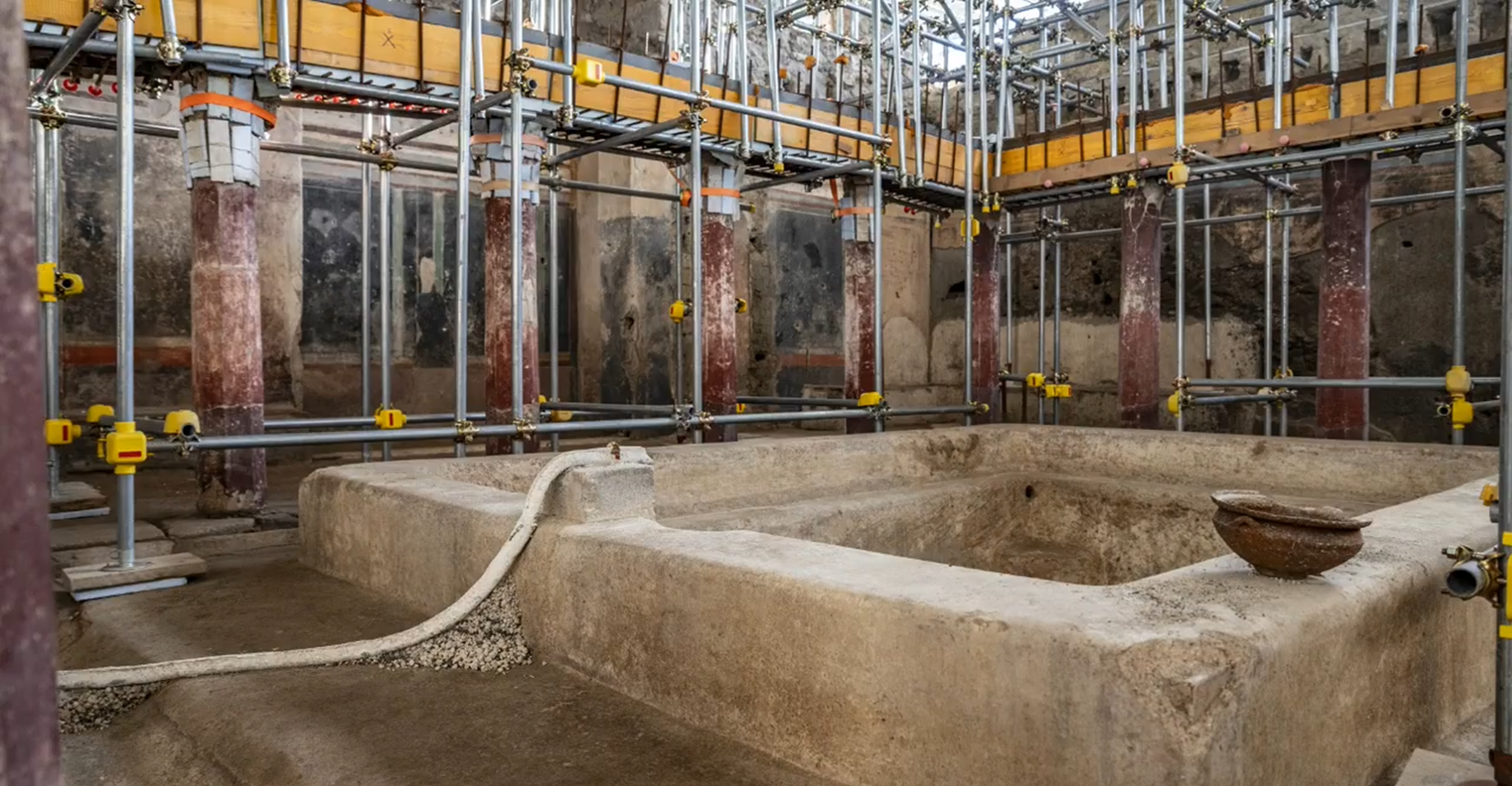 Baia somptuoasă descoperită sub metri de cenușă în Pompeii. Foto: Profimedia Images