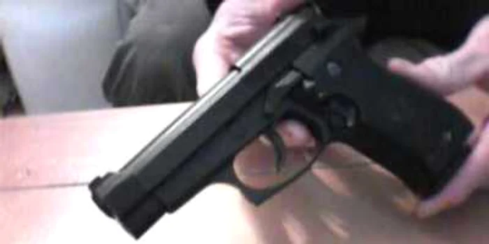 Pistolul a fost confiscat
