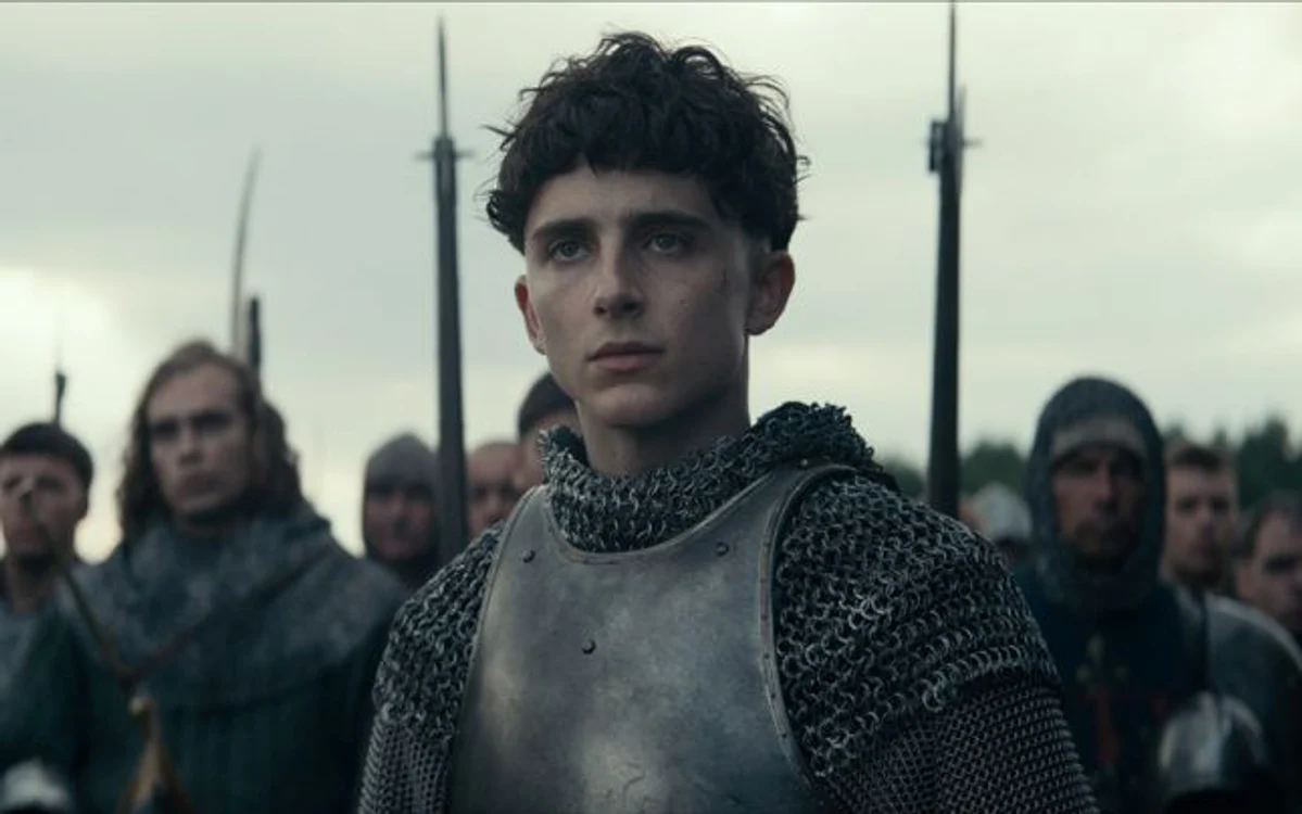 Timothée Chalamet joacă rolul lui Hal, moştenitorul tronului englez FOTO Netflix