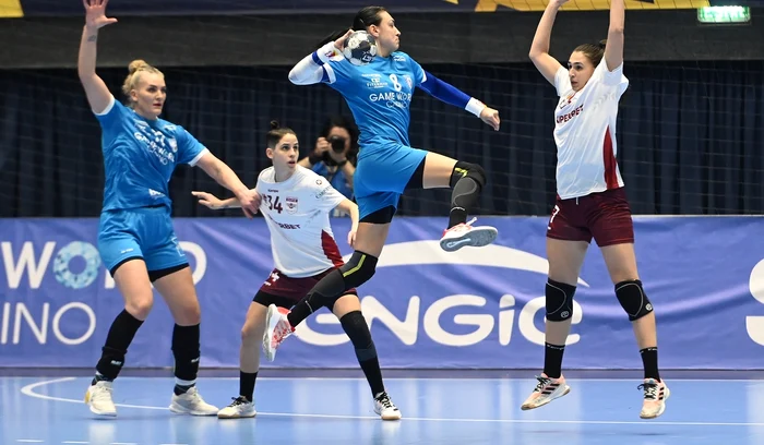 Cristina Neagu, subiect de controverse (FOTO: Sportpictures)