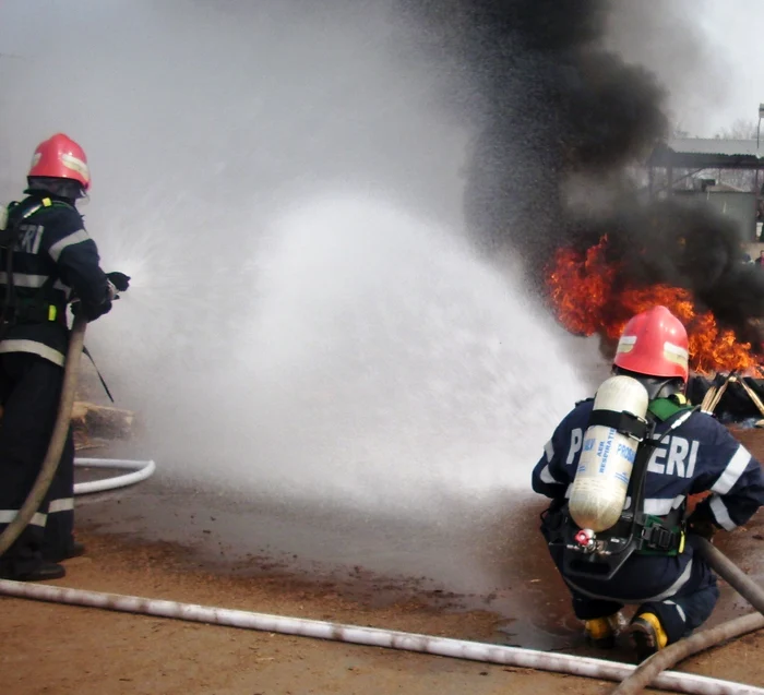 Incendiul a fost provocat de un necunoscut