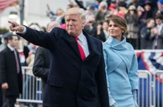 Donald Trump și soția sa, Melania, la ceremonia de învestire din 2017 (© Pvt. Gabriel Silva / U.S. Army / Wikimedia Commons)