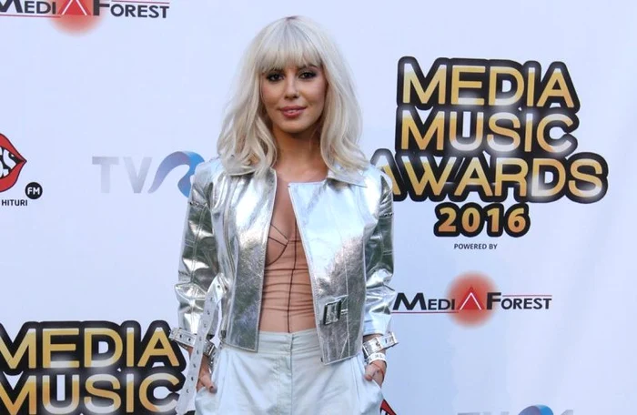 Sore a apărut zâmbitoare la Sibiu şi s-a pozat cu faniifoto: arhiva personală