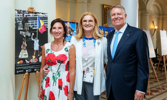Elisabeta Lipa, Klaus Iohannis si Carmen Iohannis la Paris la Ambasada la inaugurare Casa Romaniei  Administratia Prezidentiala (22) jpg