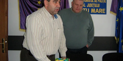 Poliţiştii au prezentat ziariştilor câteva modele de pocnitori considerate ilegale 