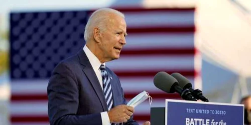 biden cu masca in mana