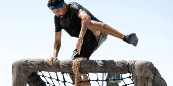 Fostul atacant de la FCSB Adrian Petre a rezistat nu mai puțin de șapte săptămâni în cadrul reality show-ului „Survivor” foto: Antena 1