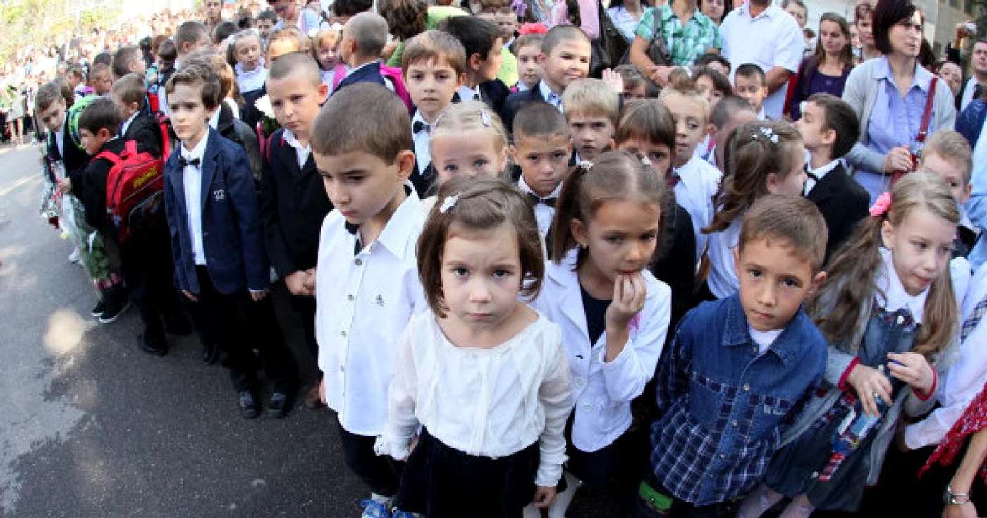 Numărul de copii înscrişi în clasa pregătitoare sau în clasa întâi a dat peste cap planurile autorităţilor