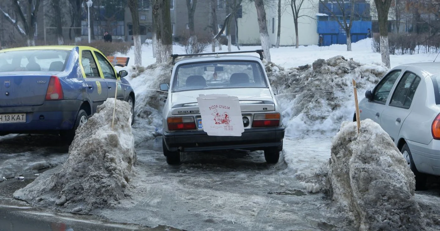 O cutie de pizza ar trebui să ţină locul liber până la venirea "utilizatorului de drept"