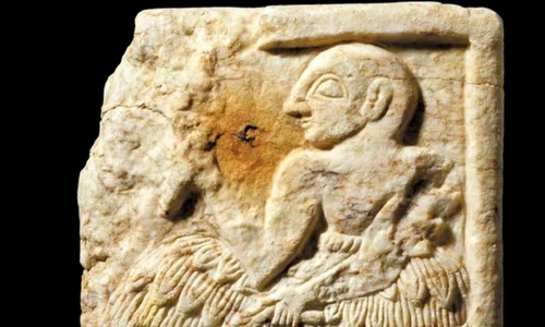 Marea Britanie va restitui Irakului o placă sumeriană rară, veche de 4 400 de ani, furată în condiții neelucidate jpeg