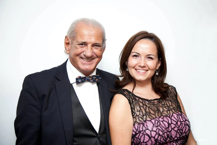 sotia lui gheorghe zamfir 2 jpg jpeg