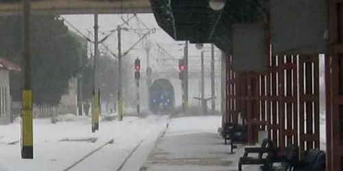 Trenurile au ajuns la destinaţie mai târziu cu o oră