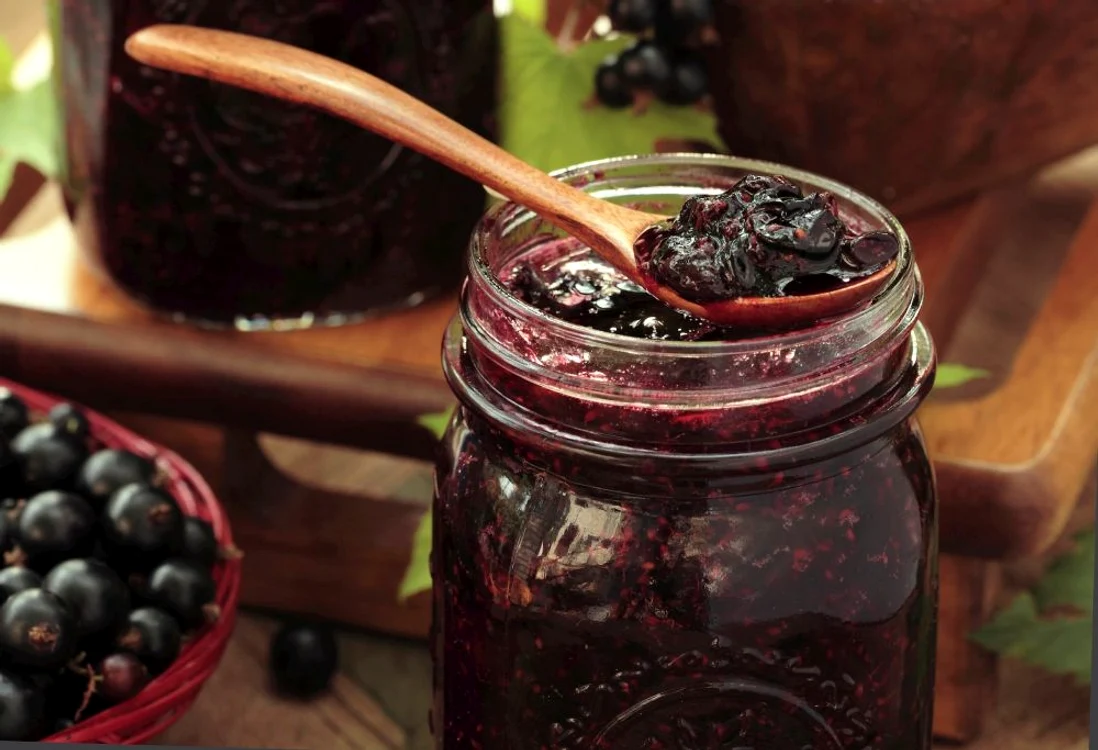 dulceata de coacaze negre jpeg