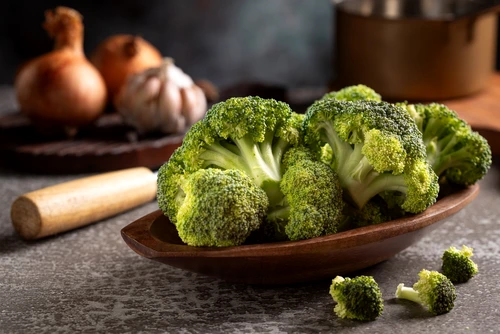 Cum susține brocoli echilibrul hormonal?
