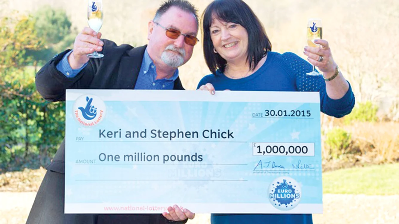 
    Stephen Chick a revendicat premiul împreună cu soţia  