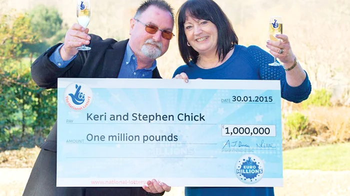 
    Stephen Chick a revendicat premiul împreună cu soţia  