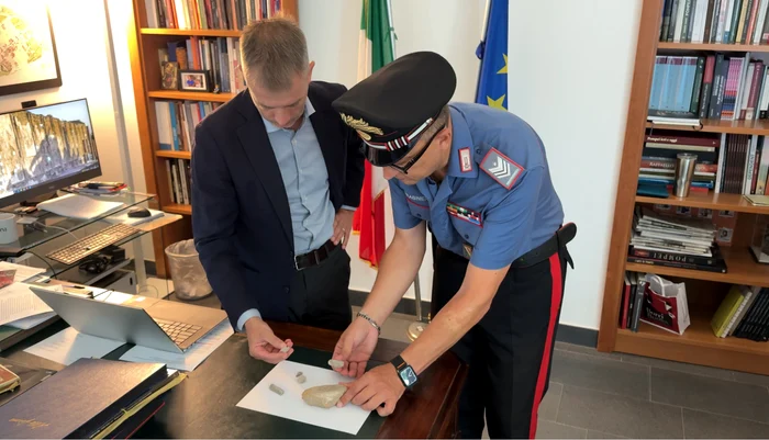Un turist scoțian, prins la Pompei cu artefacte ascunse în rucsac FOTO: X
