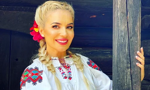 Iulia bucur e mamica jpg