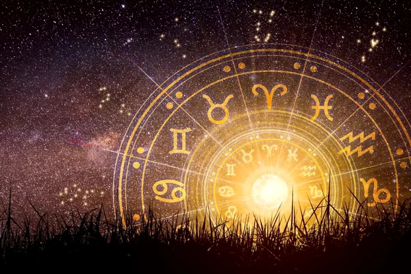 Horoscop joi, 22 octombrie. Berbecii se confruntă cu stres, iar Racii au nevoie de mai mult timp cu cei dragi
