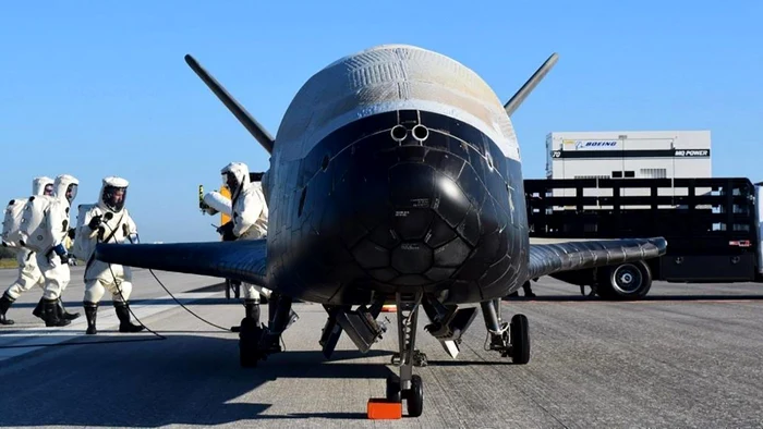 Drona spaţială americană X-37B FOTO Courtesy via theaviationist.com